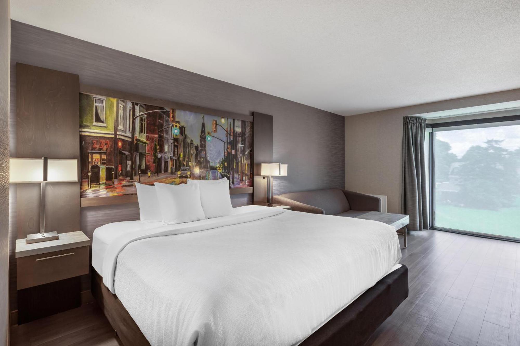 Executive King Room with Sofa Bed - Non-Smoking