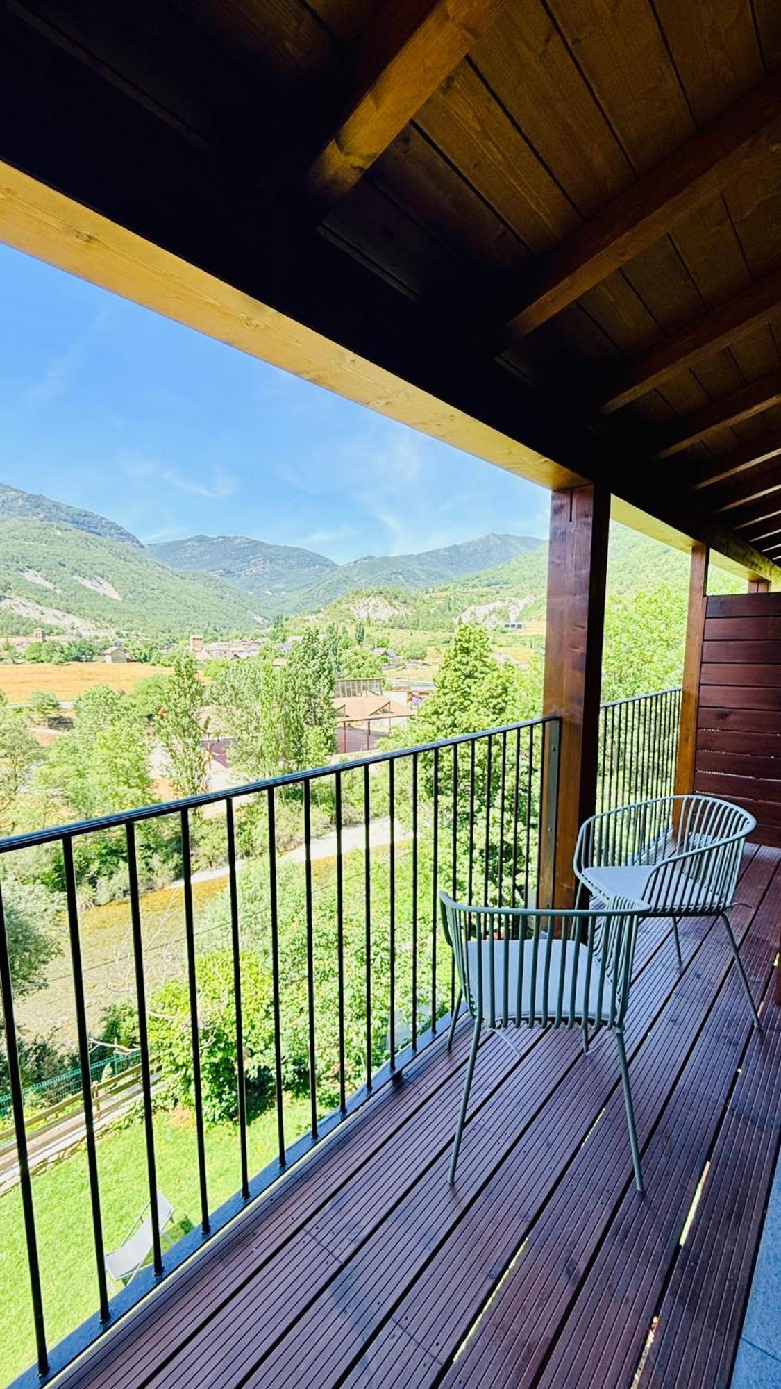 Habitación Doble con vistas a la montaña