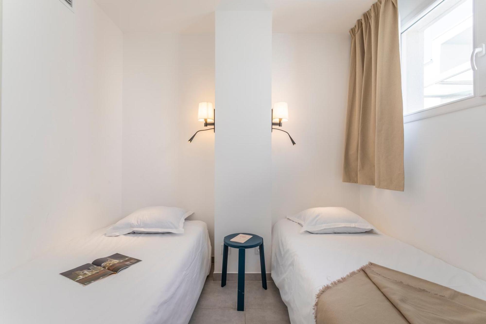 One-Bedroom Apartment with Sleeping Alcove (4 People)