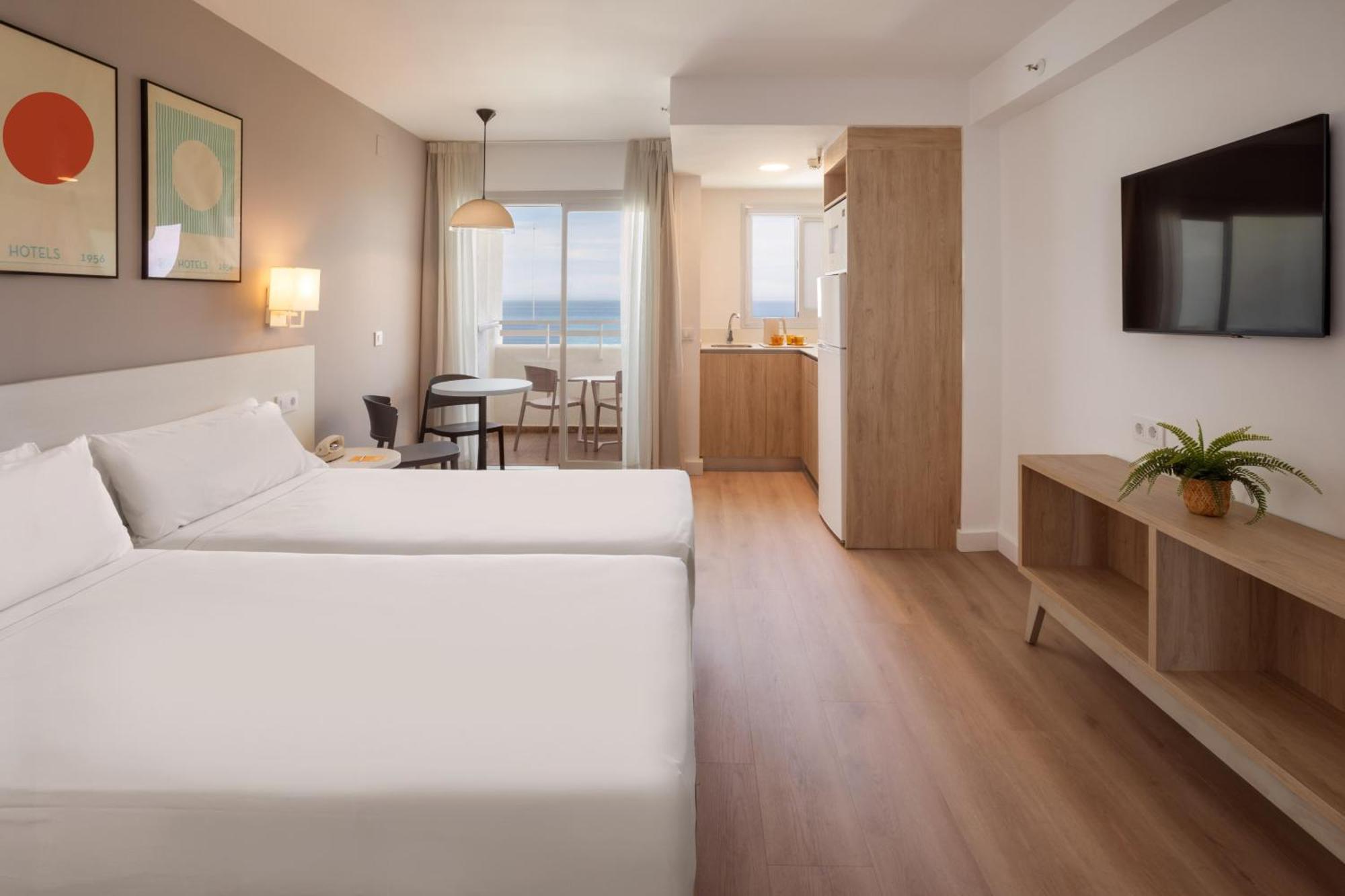 Superior studio sea view