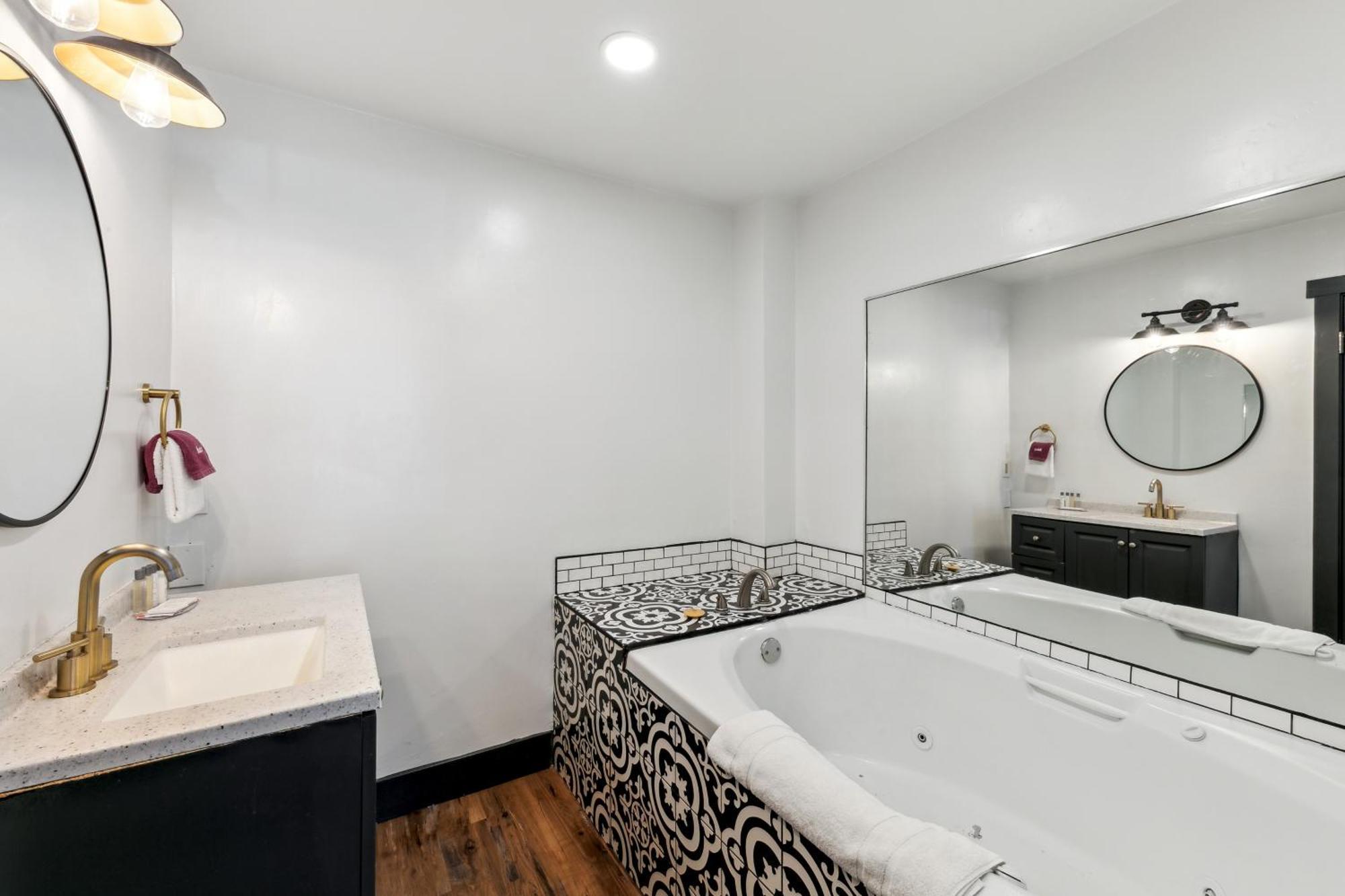 Two Queen Room Spa Bath