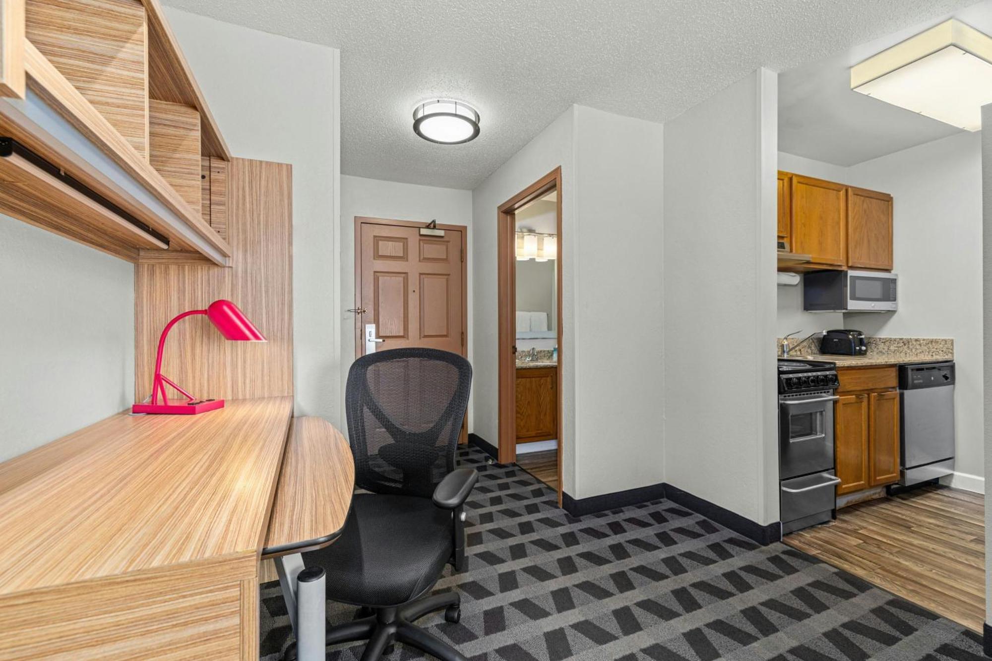 2 Bedroom 2 room Suite 2 Queen Beds sofabed