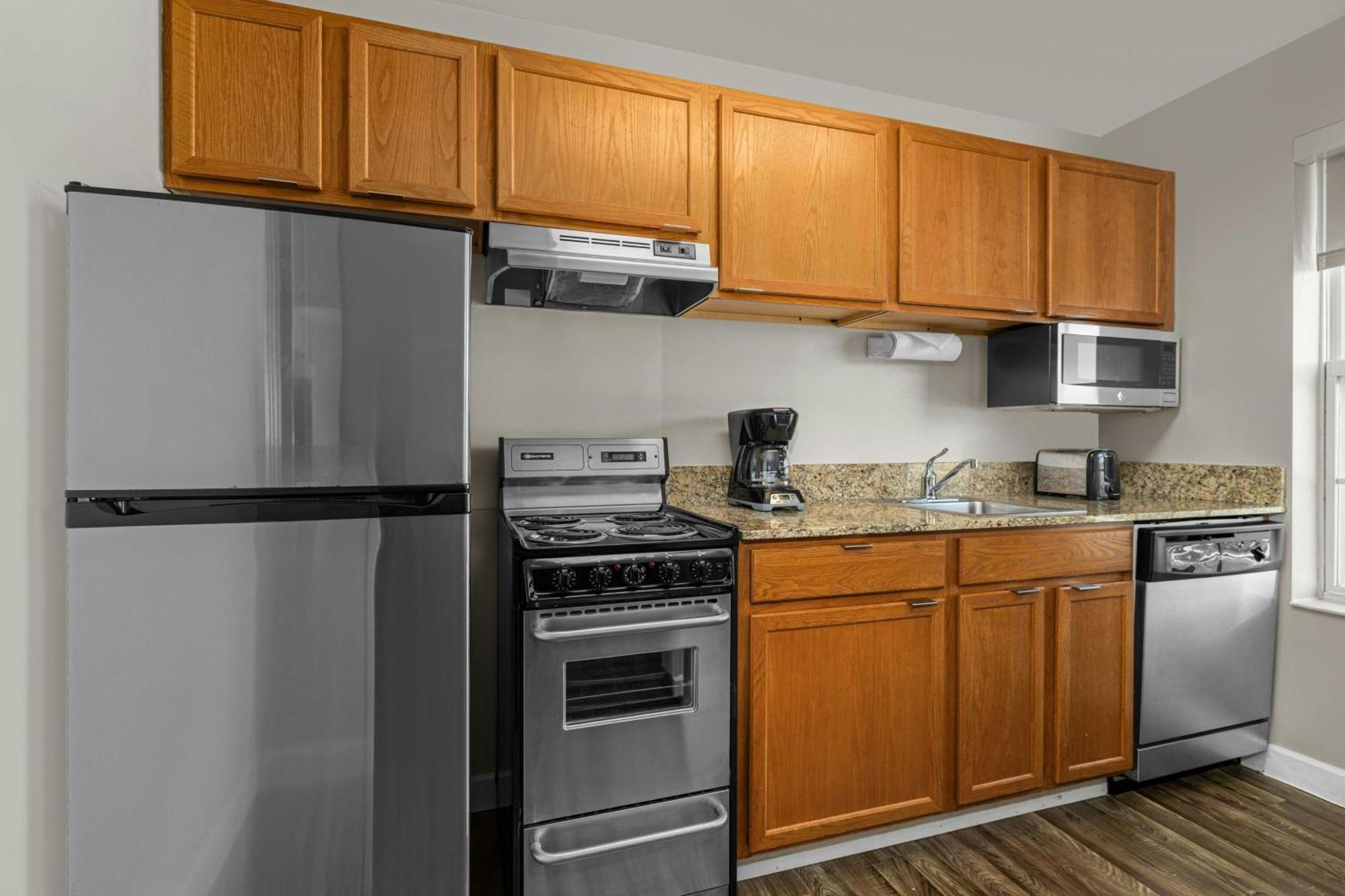 2 Bedroom 2 room Suite 2 Queen Beds sofabed