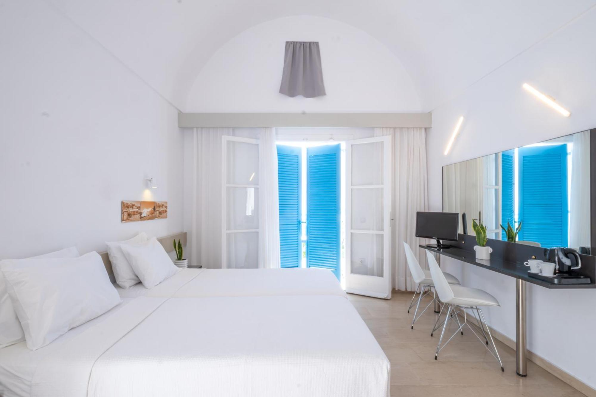 Double or Twin Room Sea View
