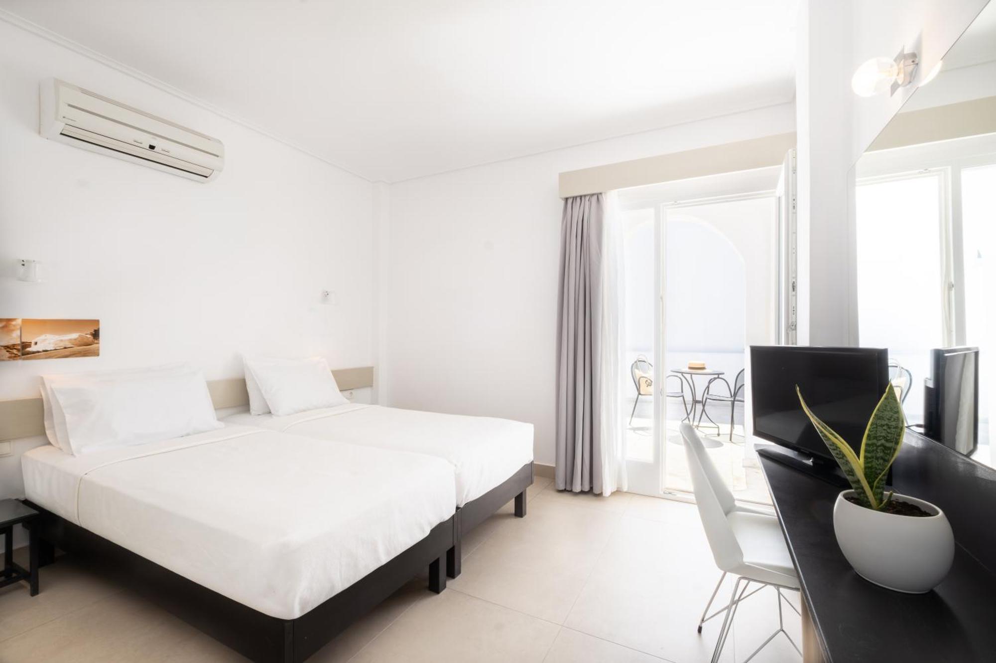Double or Twin Room Sea View