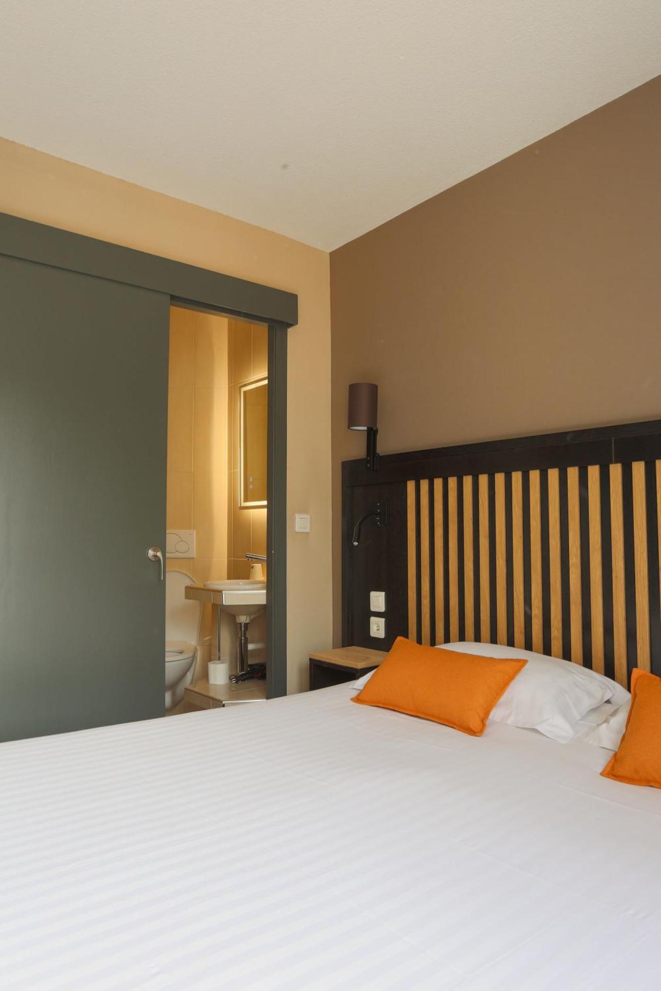 Classic Double or Twin Room Balcony