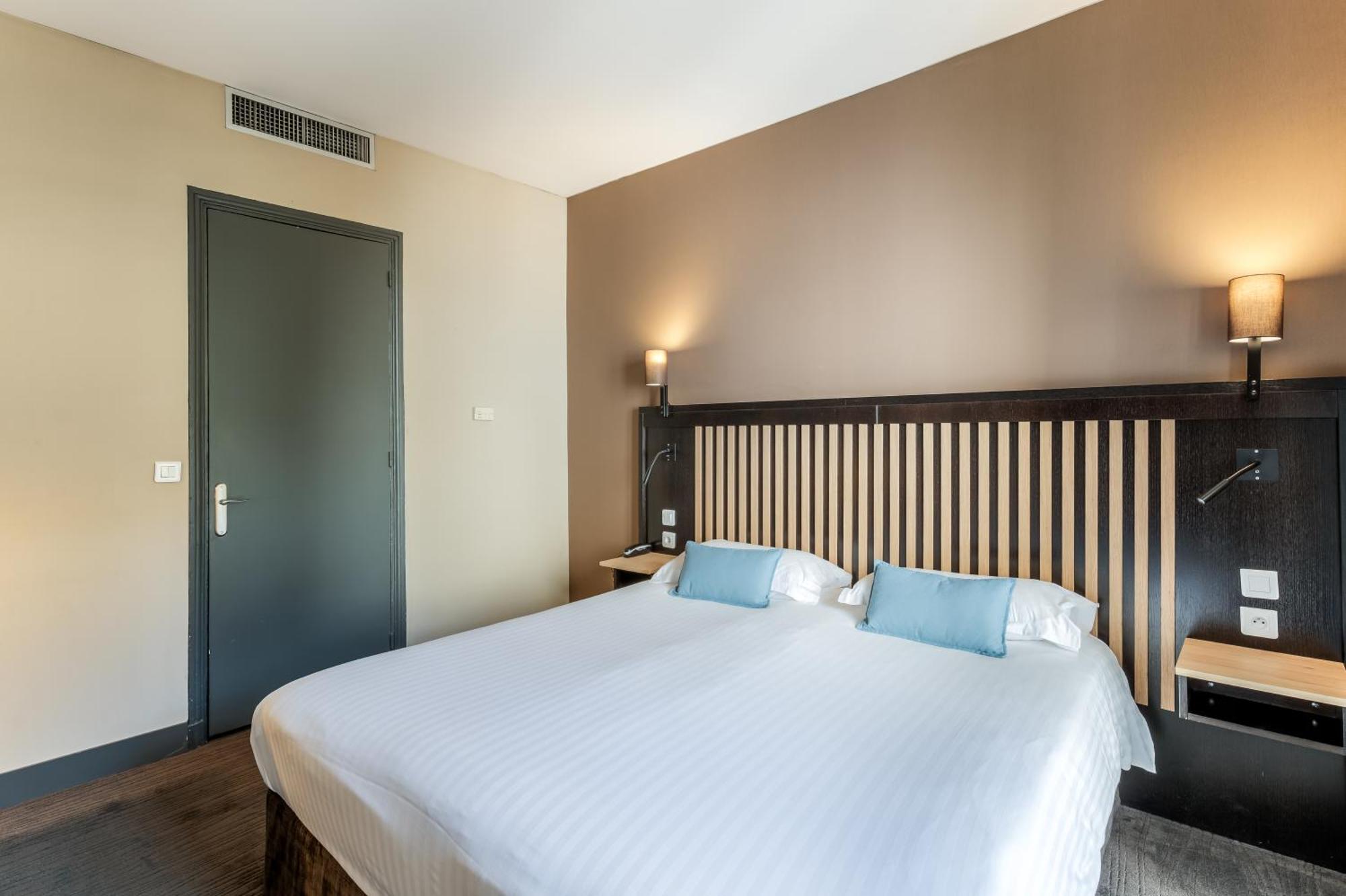 Classic Double or Twin Room Balcony