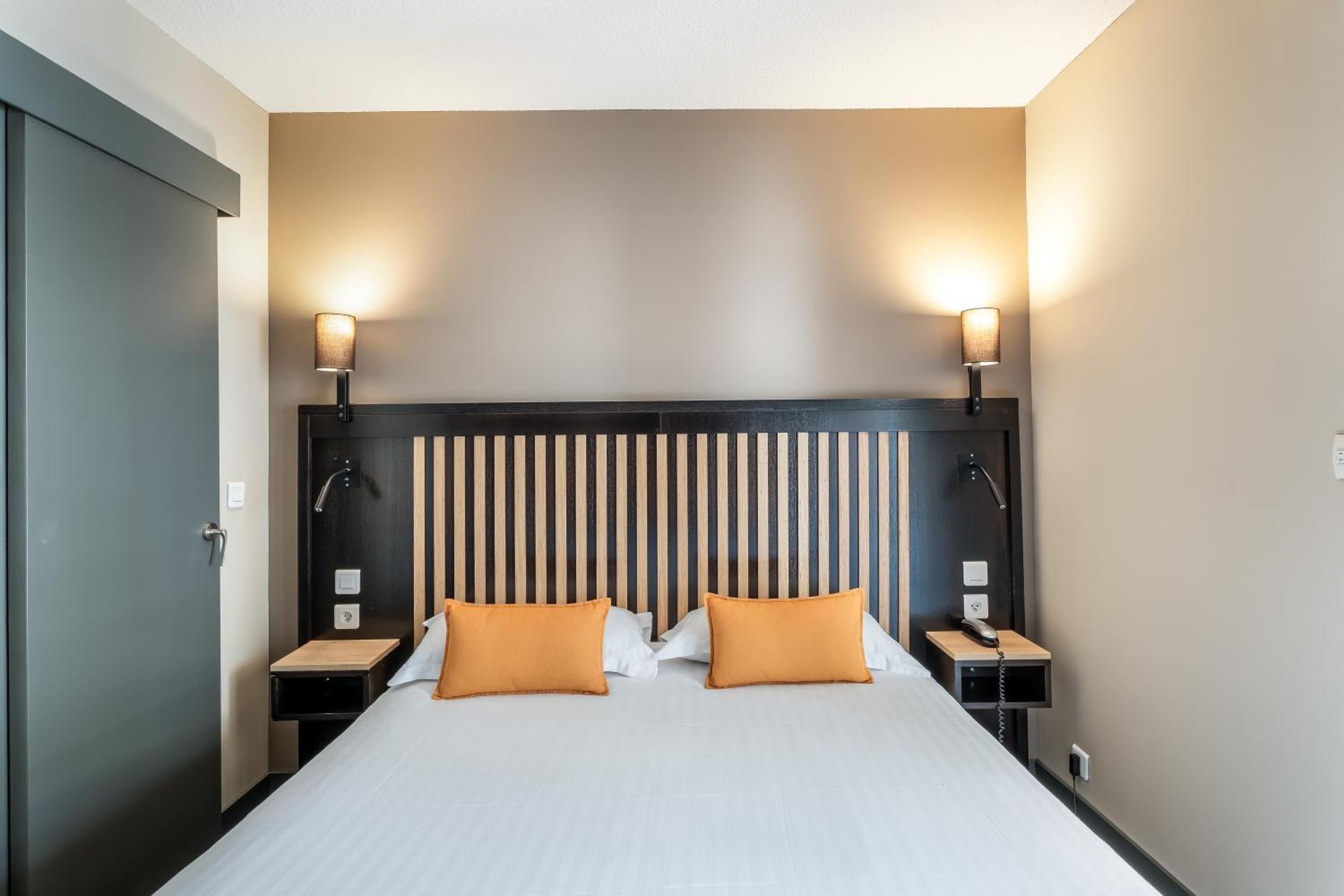 Classic Double or Twin Room Balcony