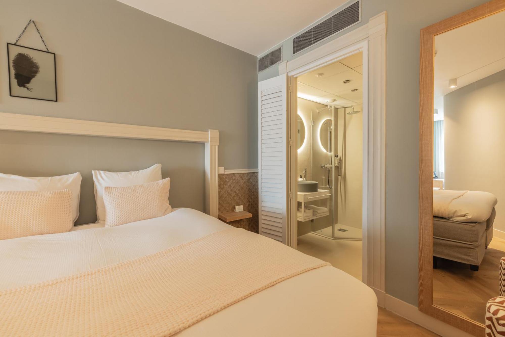 Single Room Double Bed