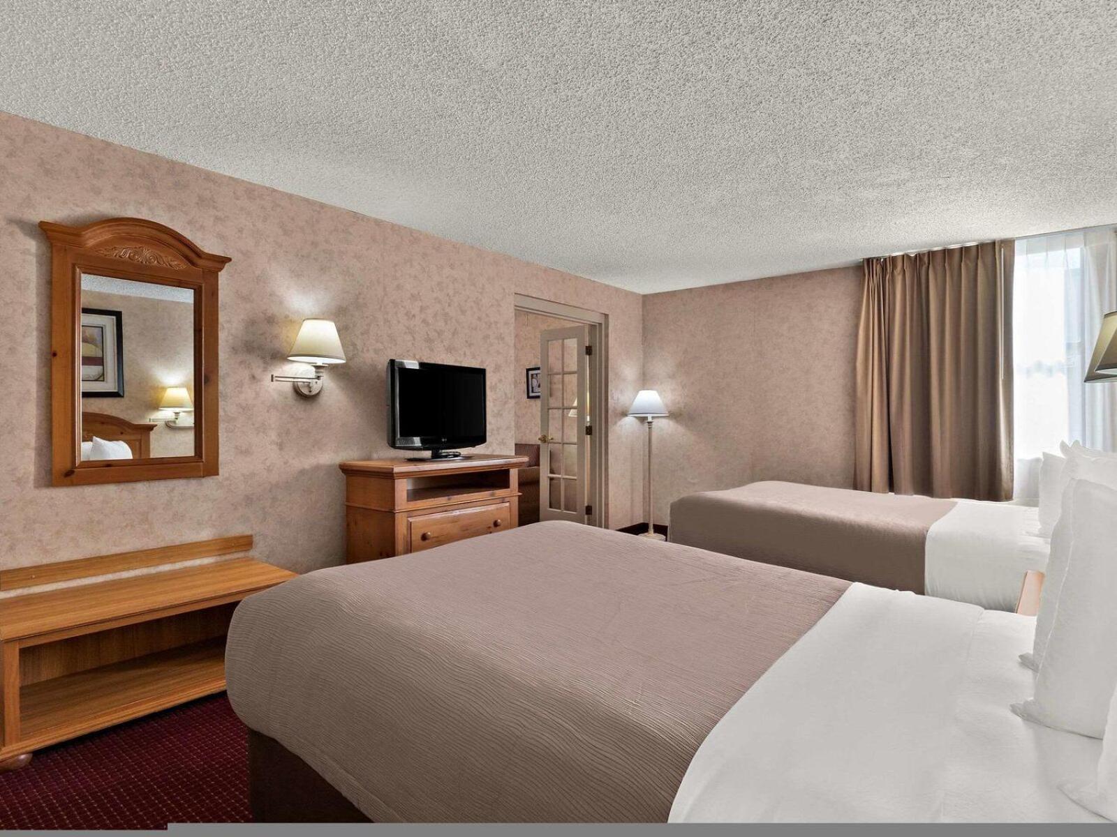 Double Suite Two Double Beds Non-Smoking