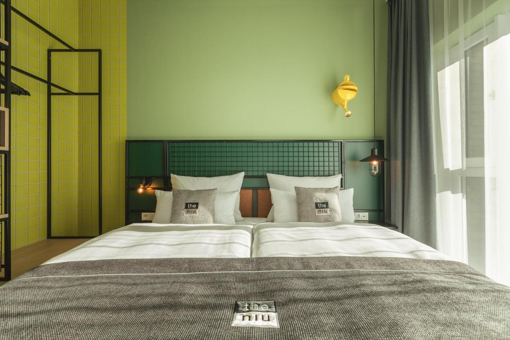 Standard Queen Room