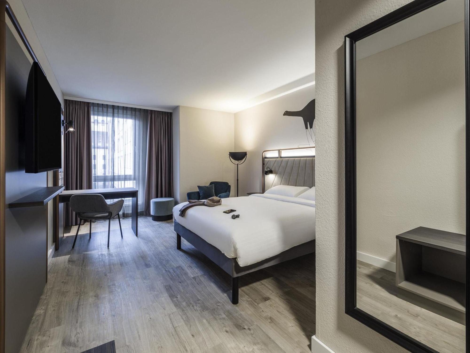 Superior room 1 Sweet Bed 160x200 by ibis Styles