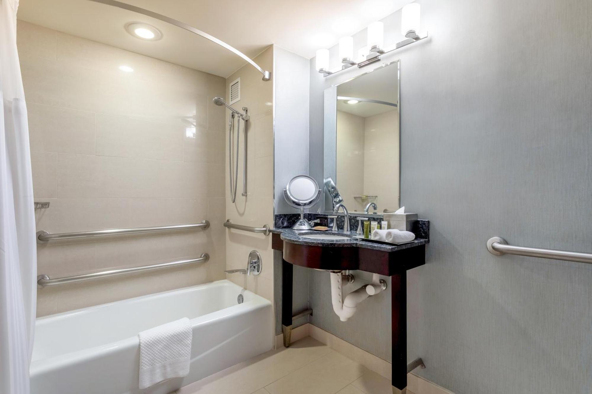 King Room Tub Mobility Hearing Access