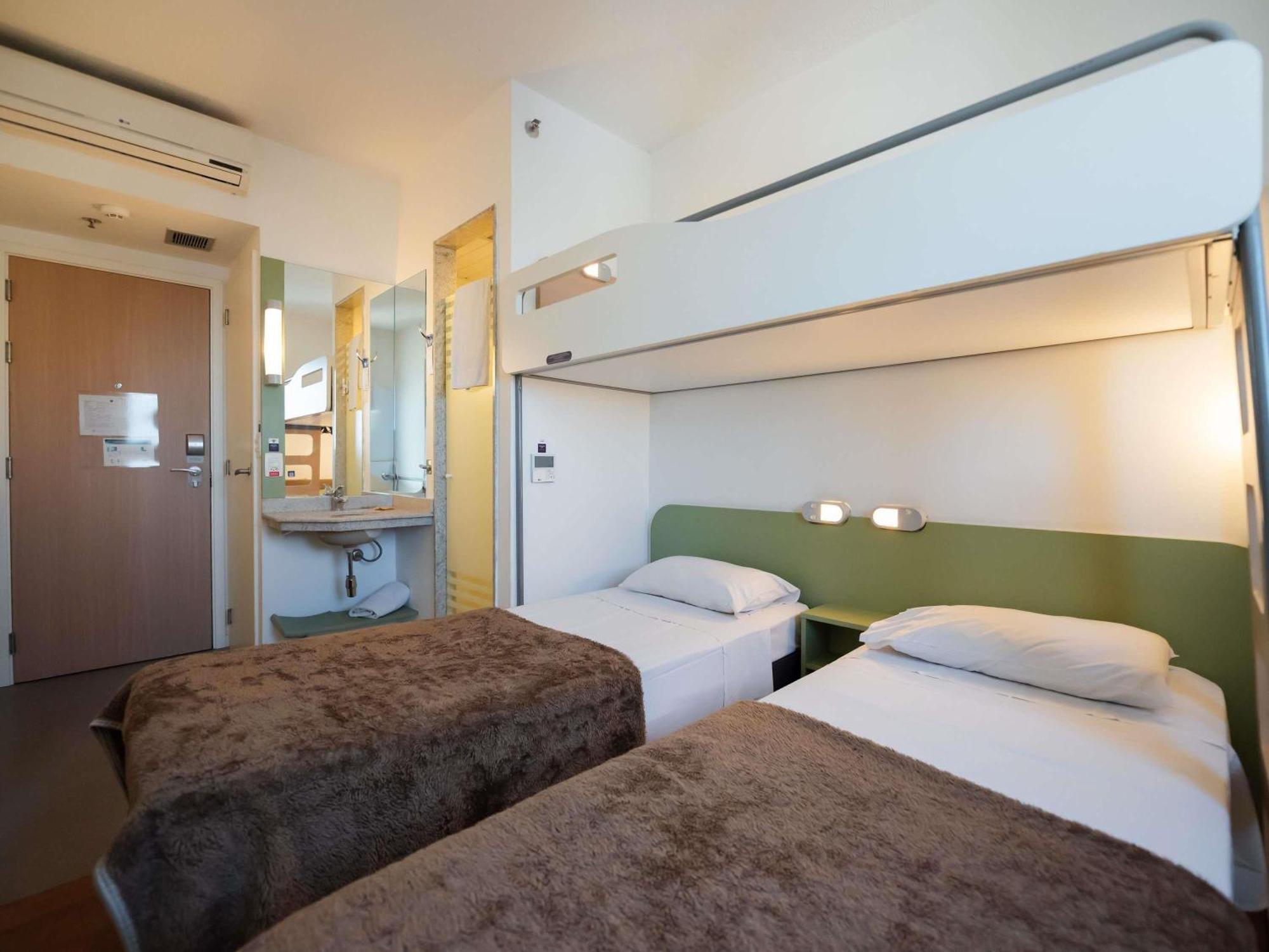 Standard room 2 twin beds 1 bunk bed