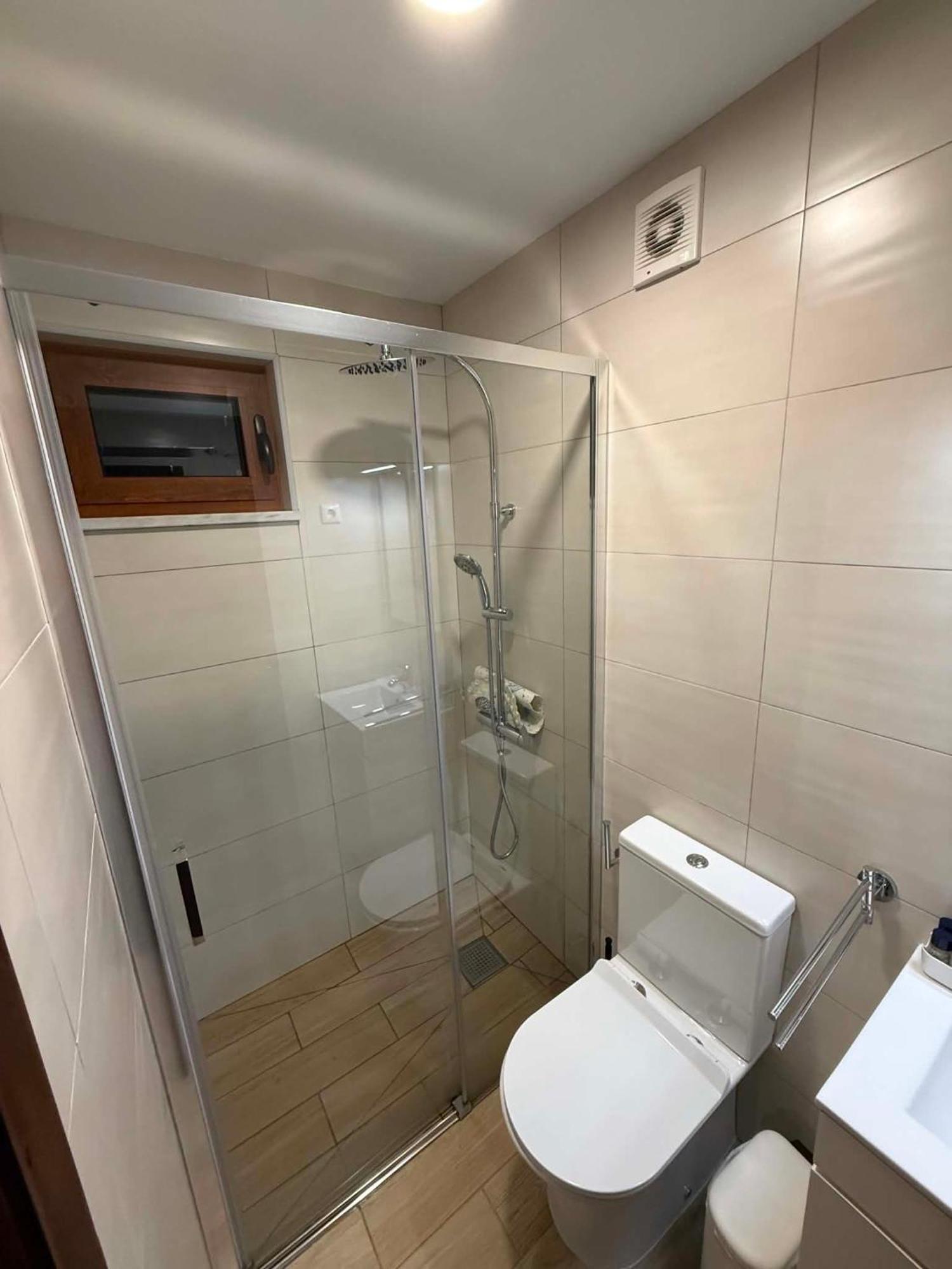 Double Room Private Bathroom
