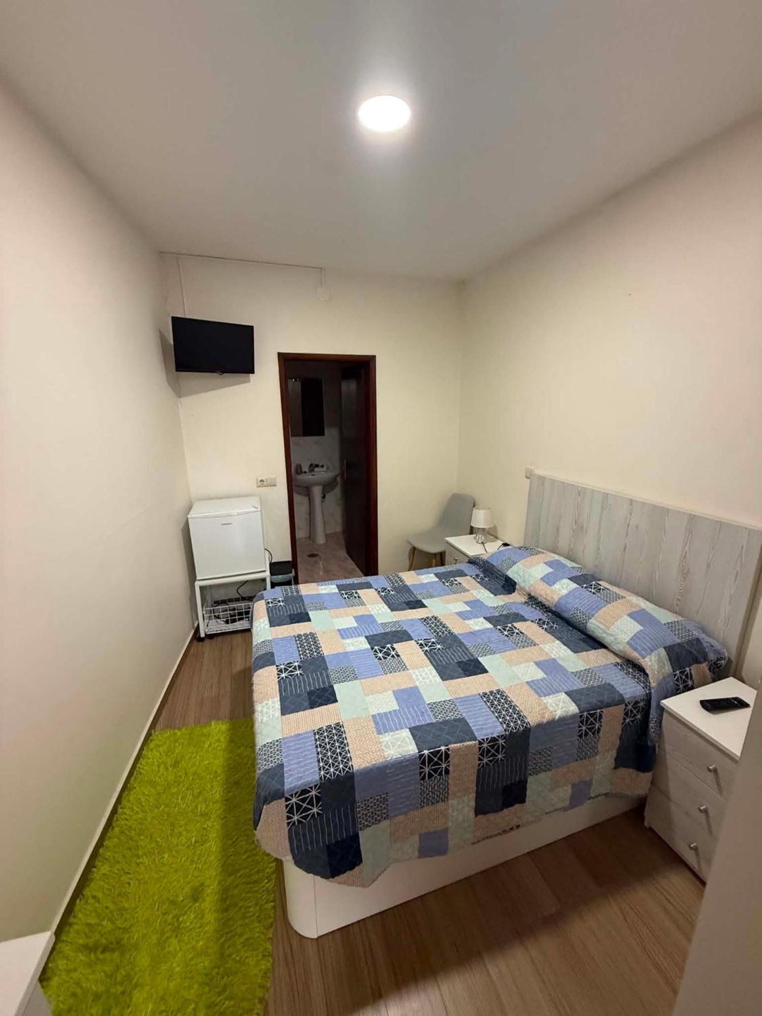 Double Room Private Bathroom