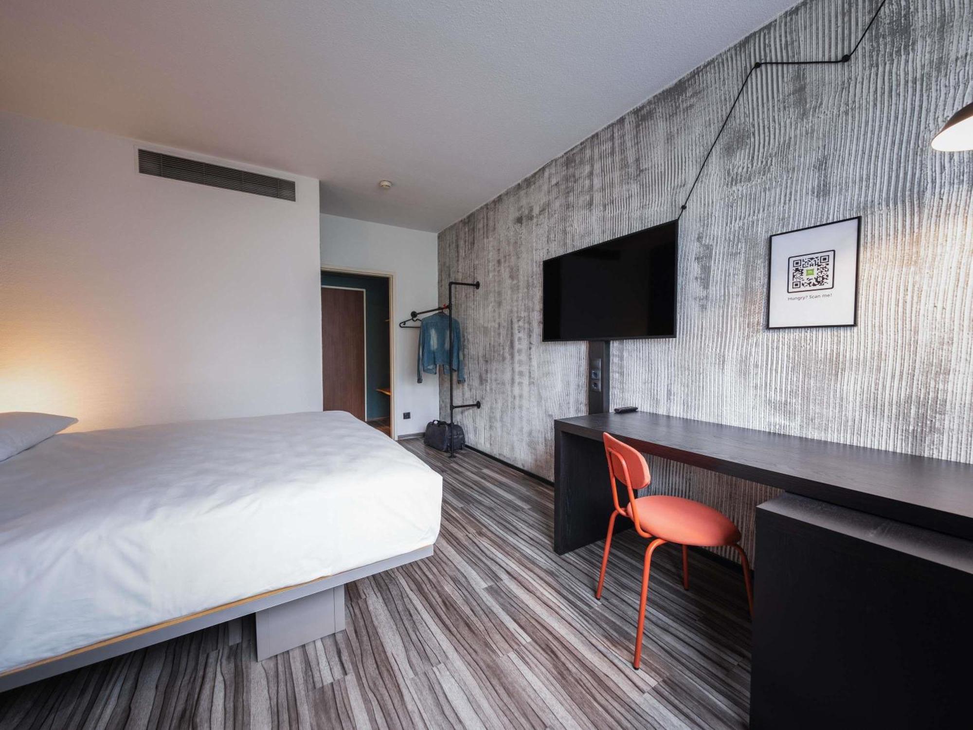 Standard King Room