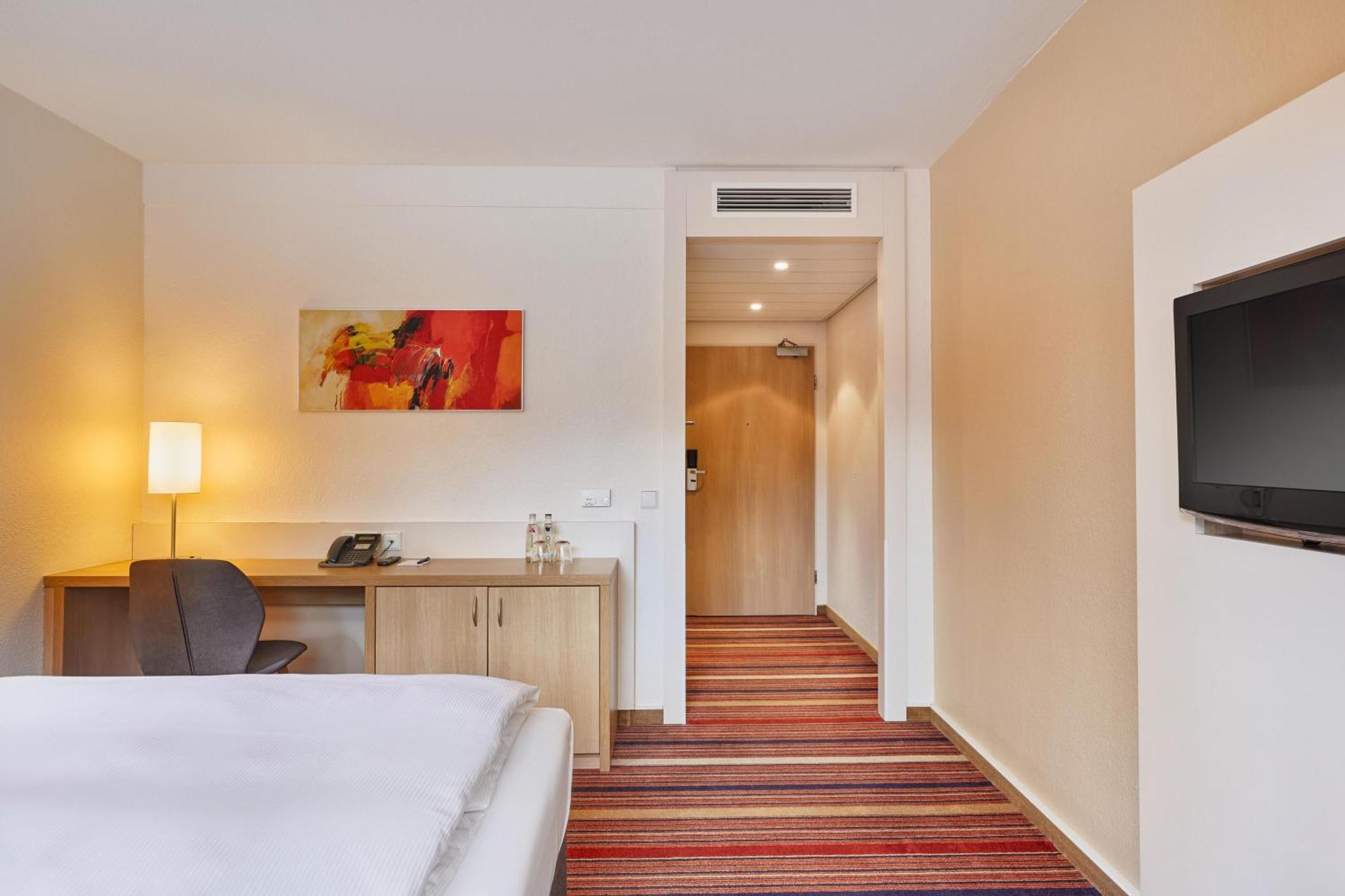 Comfort Queen Room