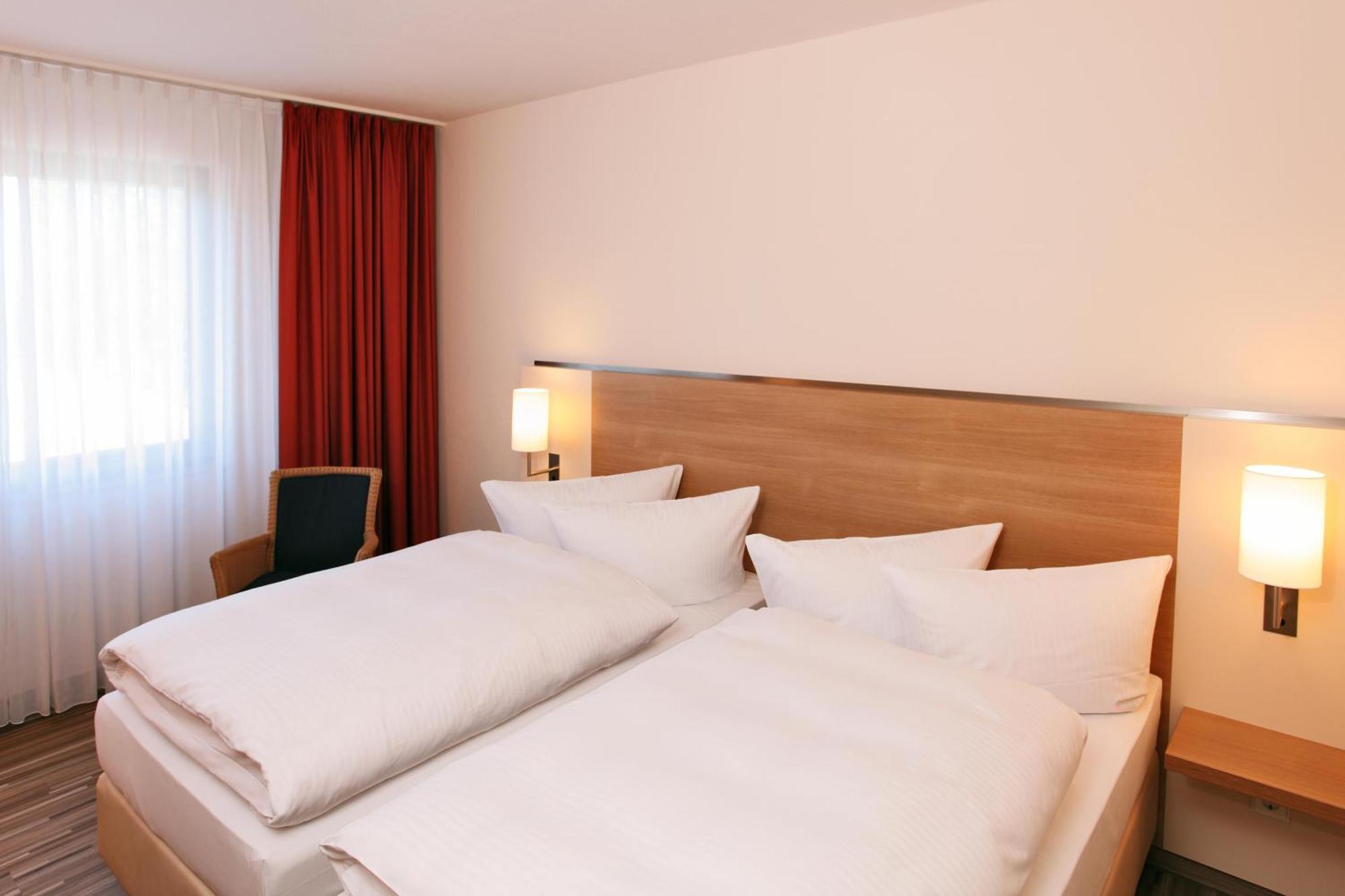 Comfort King Room Convertible into Two Single Beds