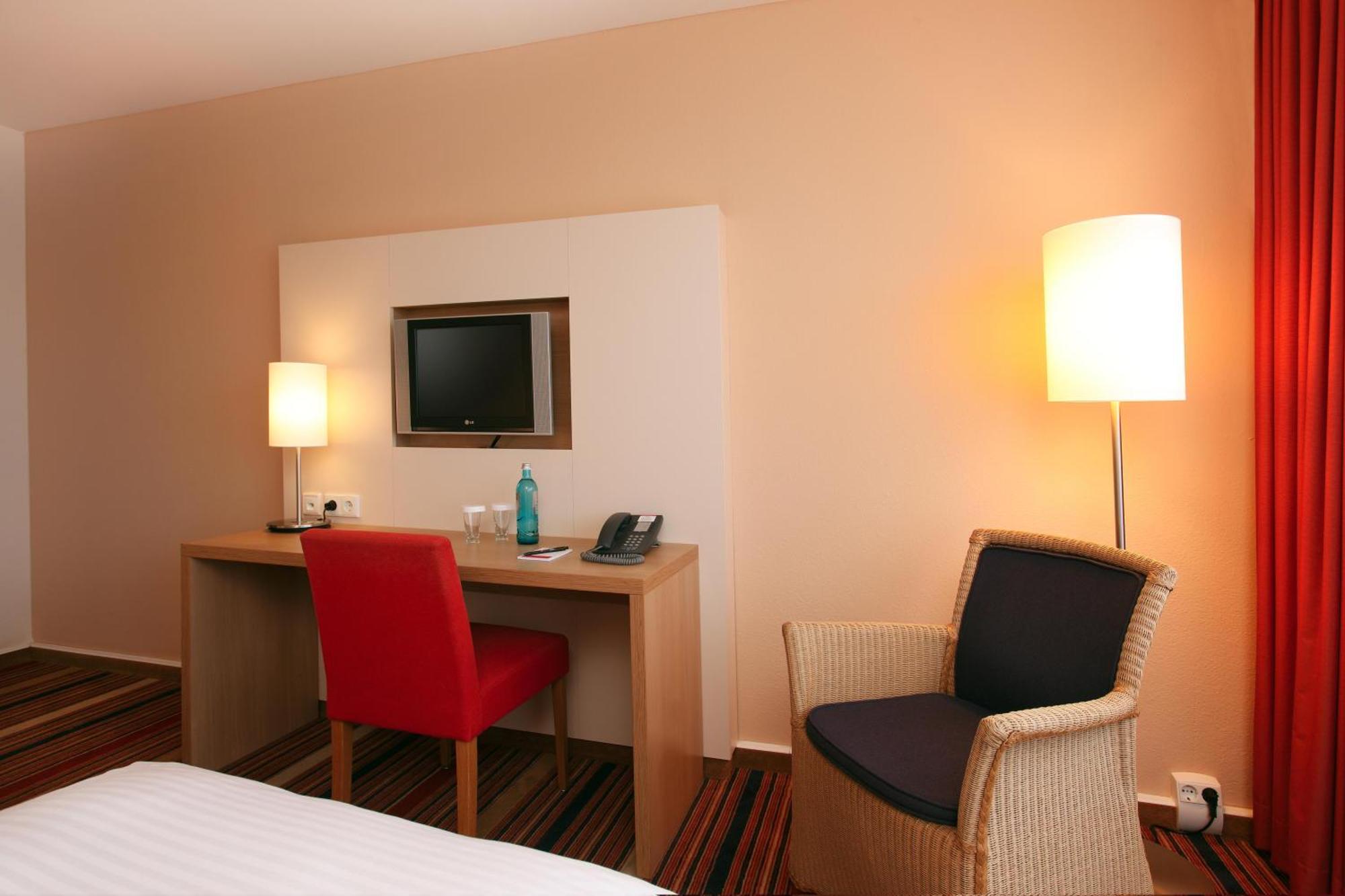 Comfort King Room Convertible into Two Single Beds