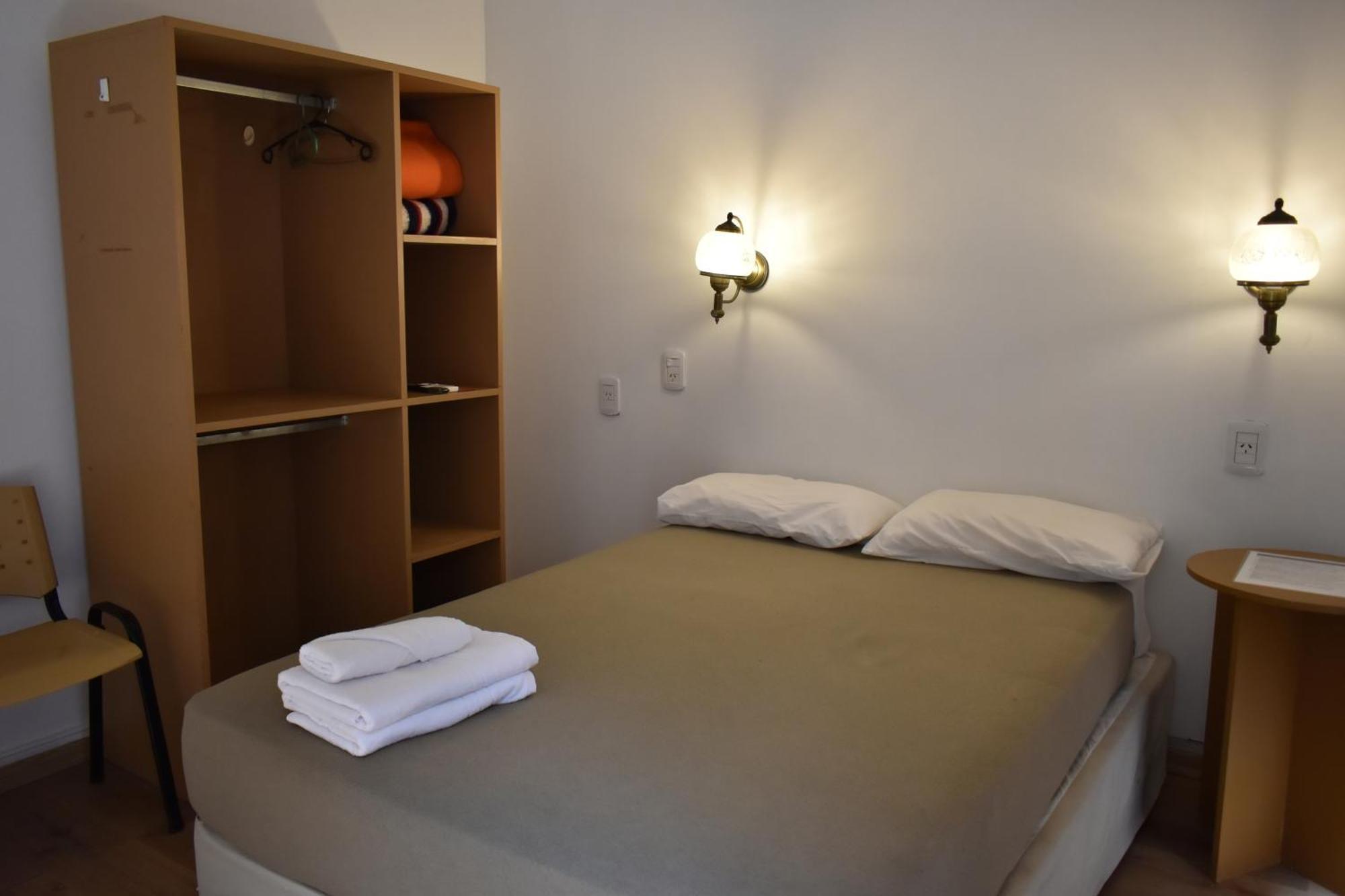 Quarto Duplo com Banheiro Privativo Externo