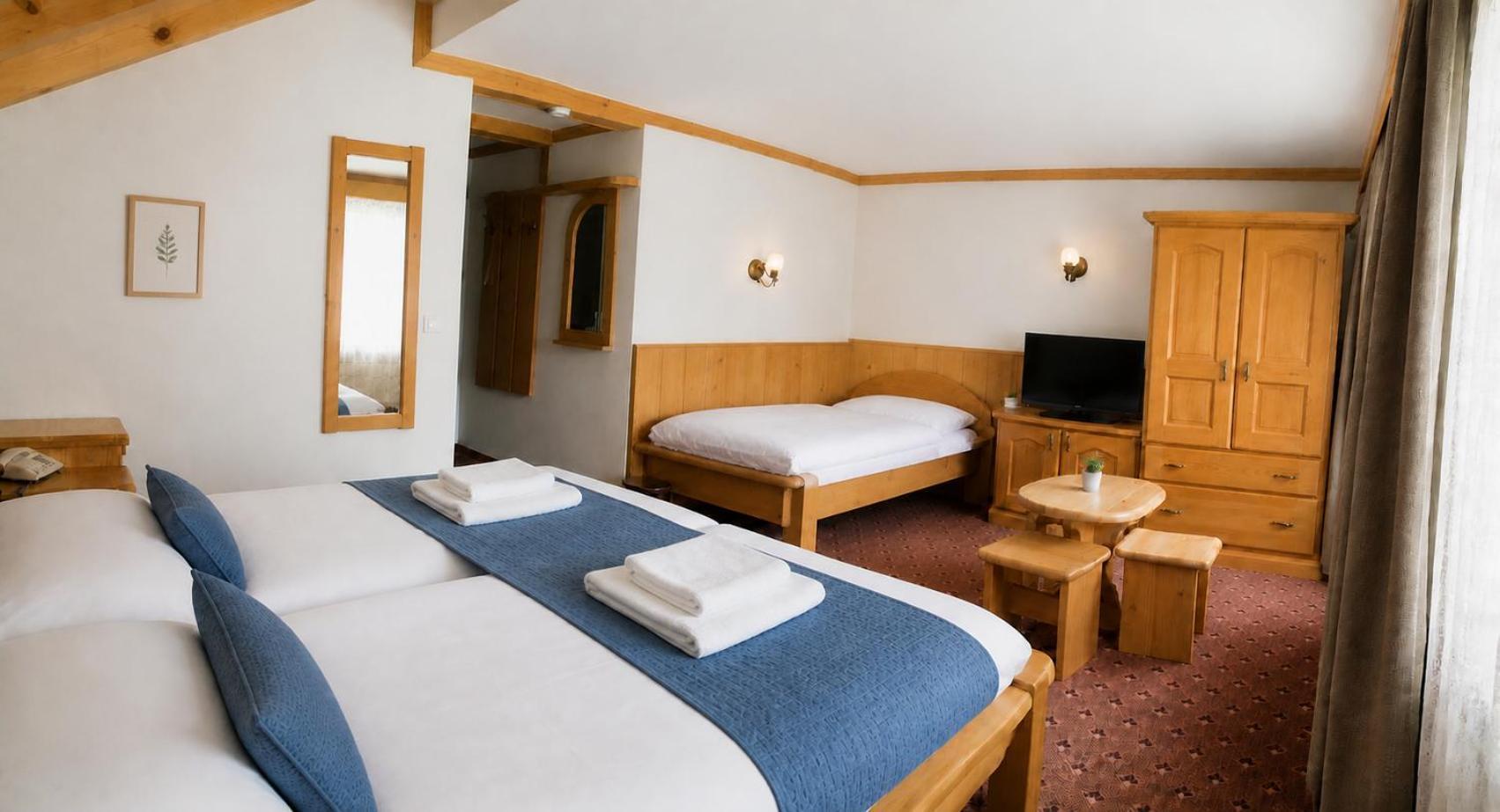 Triple Room