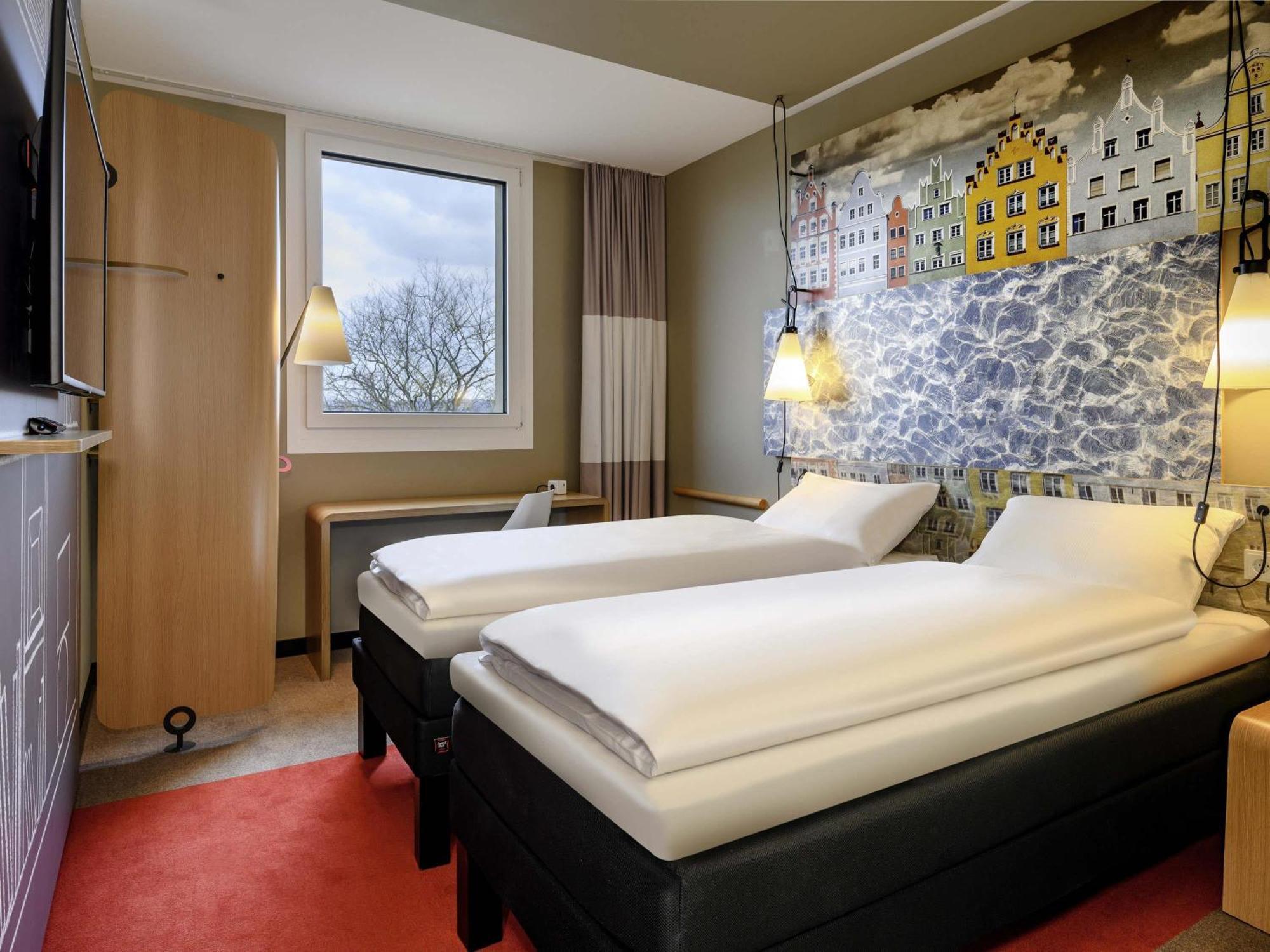 Standard Twin Room