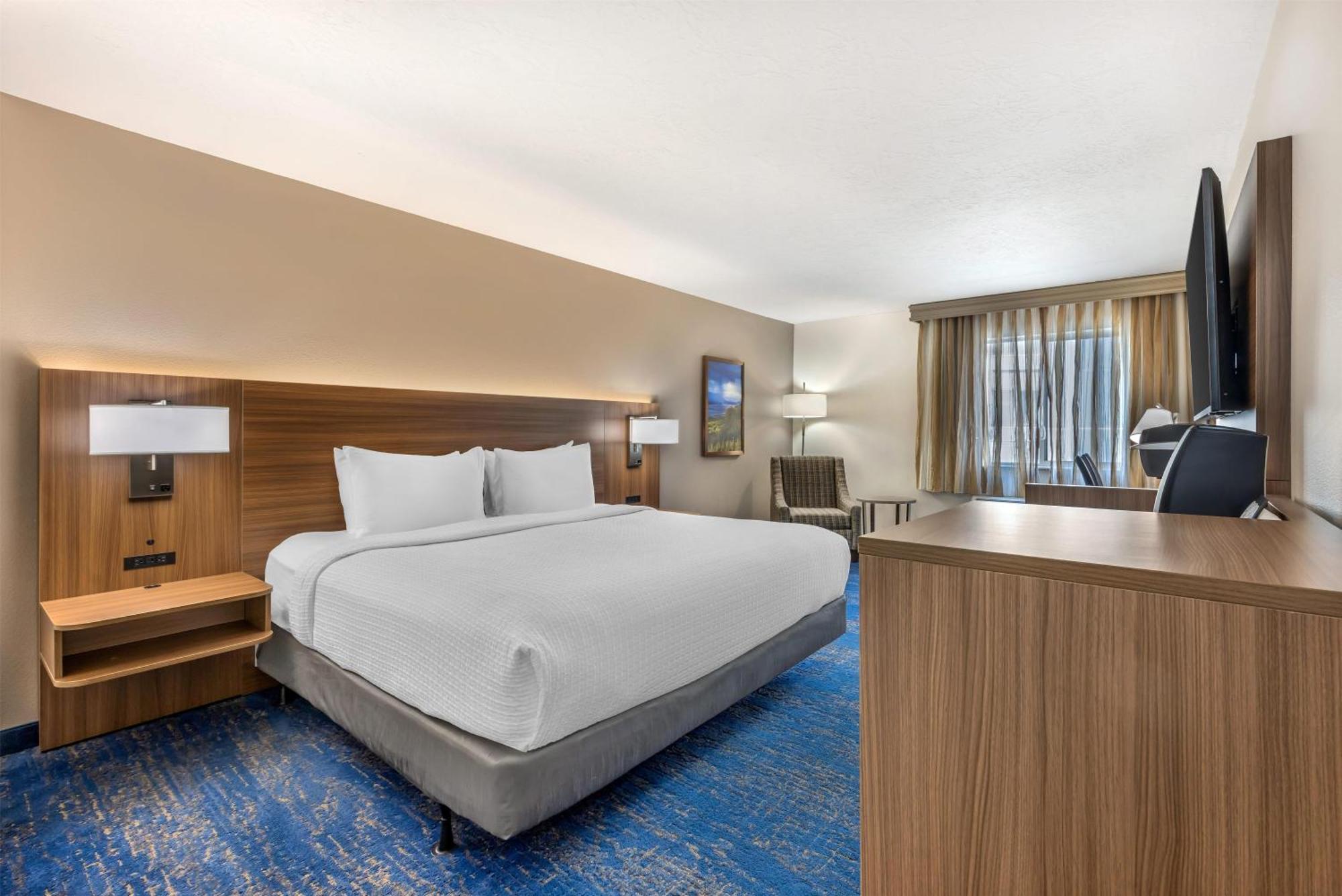 King Room with Bath Tub - Disability Access/Non-Smoking