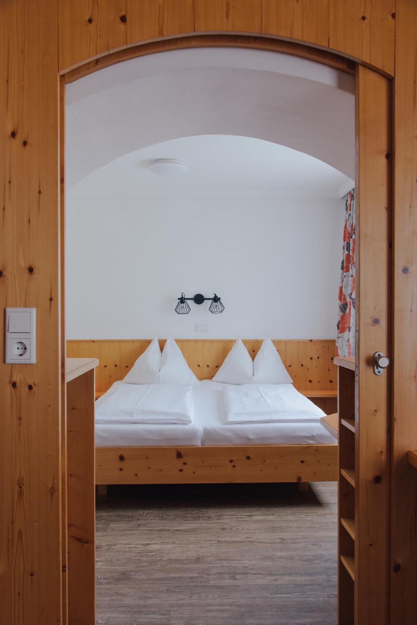 Quintuple Room