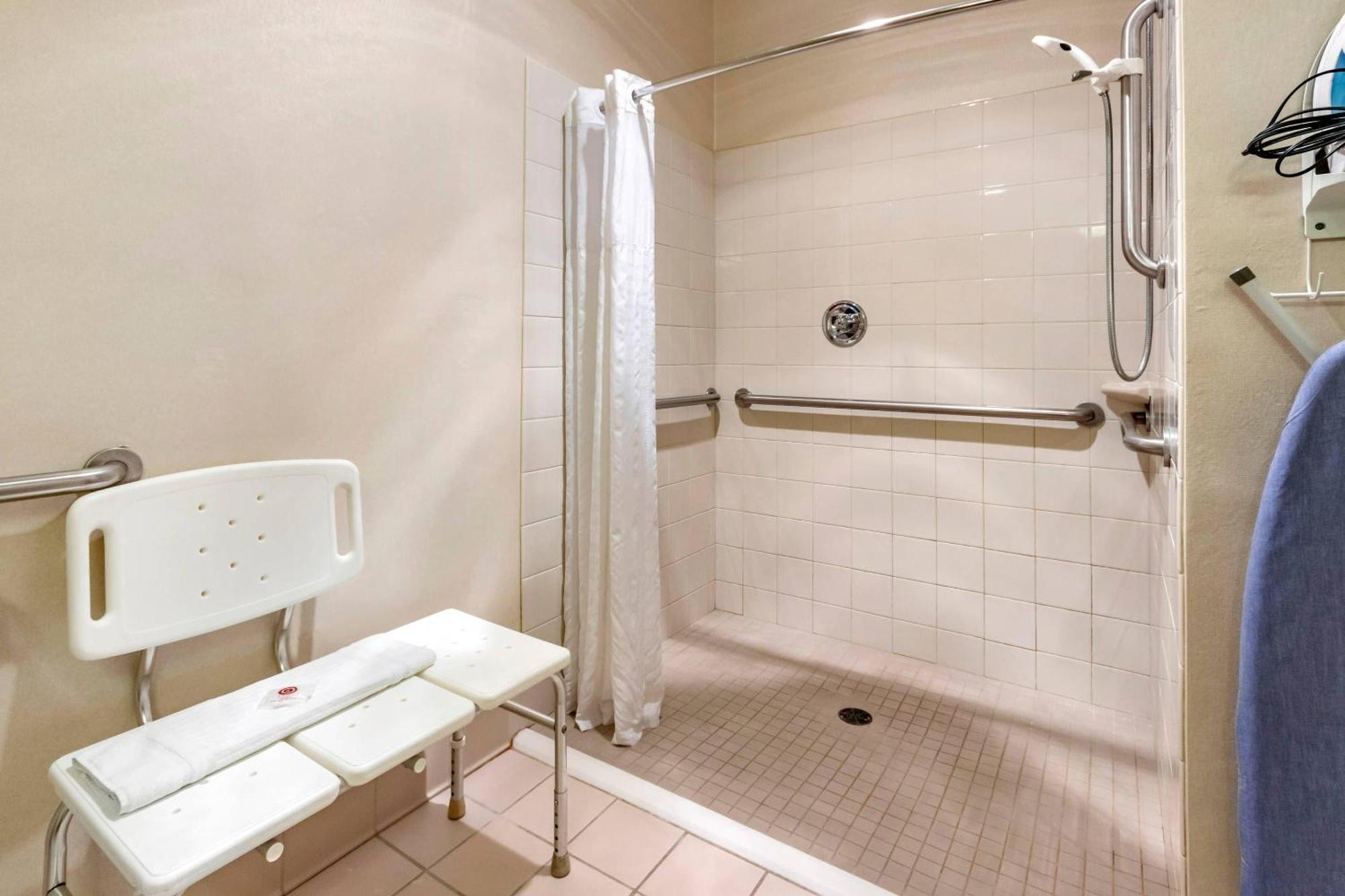 Queen Room Disability Access or Non-Smoking