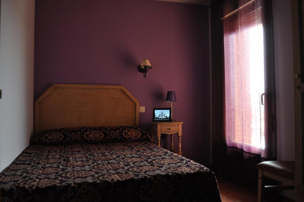 Single Room,18586982:JPEG