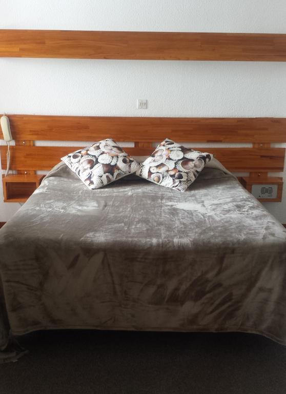 Family Room,186465105:JPEG