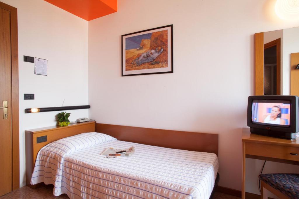 Single Room with Balcony