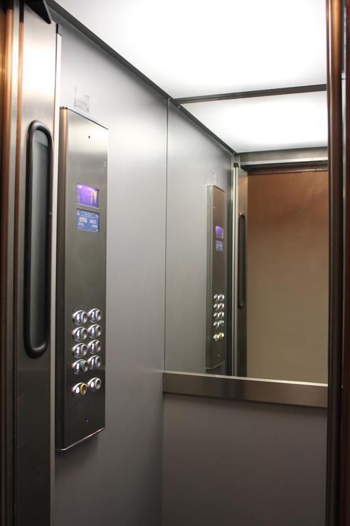 Habitación individual básica con baño compartido