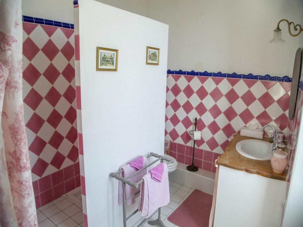 Small Double Room,197205319:JPEG