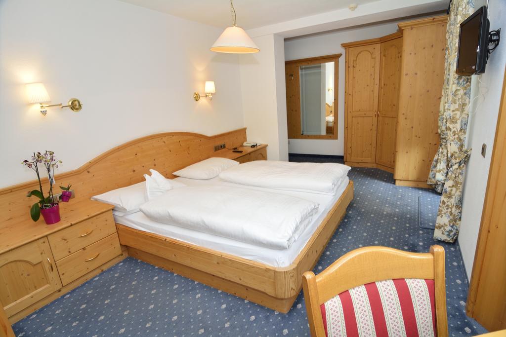 Standard Double Room,211713968:JPEG