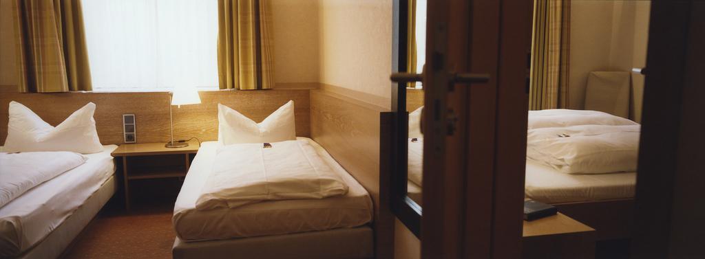 Standard Family Room Connecting Door