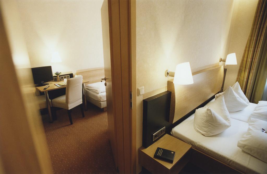 Standard Family Room Connecting Door