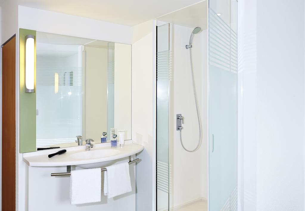 Standard Twin Room,223309322:JPEG