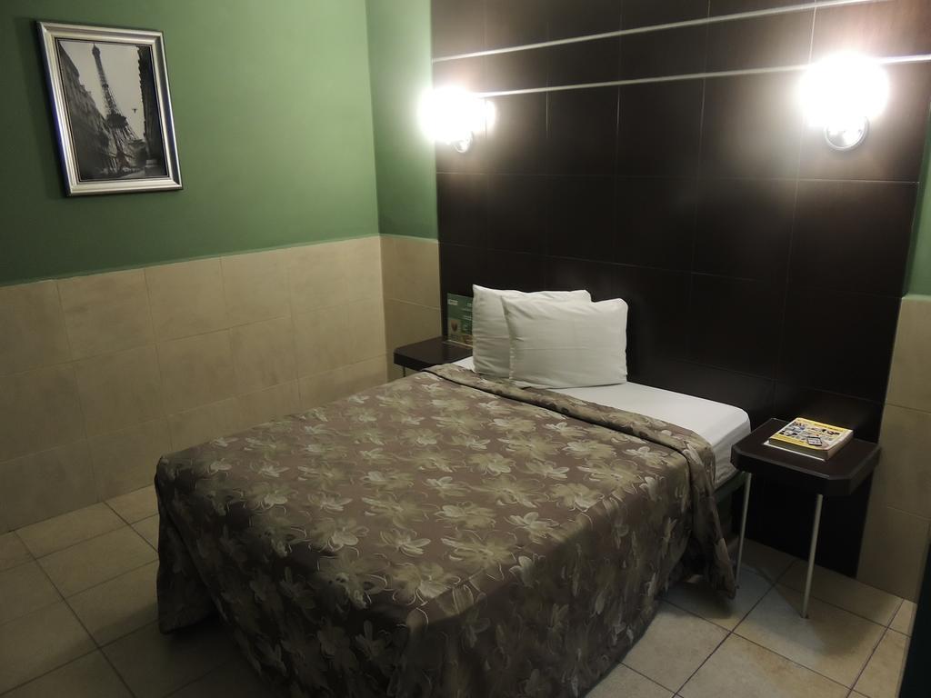 Deluxe Double Room,220165043:JPEG
