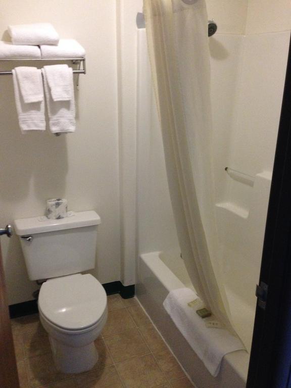 1 King Bed, Jetted Tub, Non-Smoking