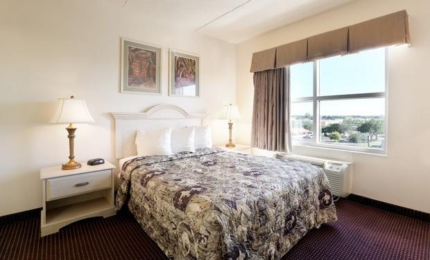 One Bedroom Queen Suite,1632275504:JPEG