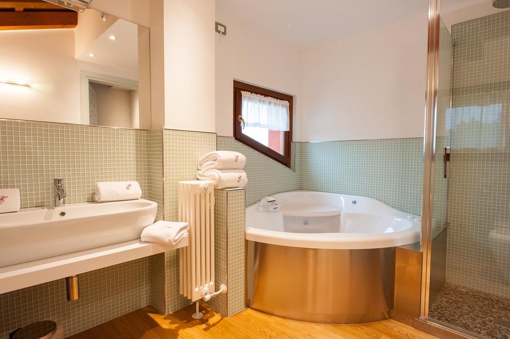 Suite Whirlpool,248876877:JPEG