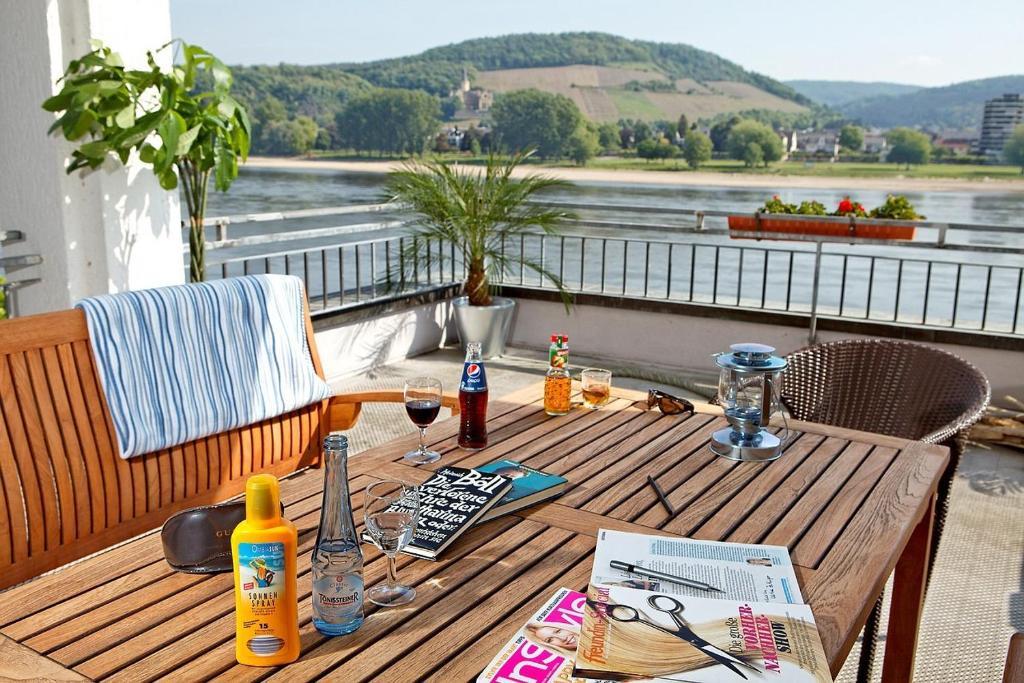 Tweepersoonskamer met Balkon en Uitzicht op de Rivier