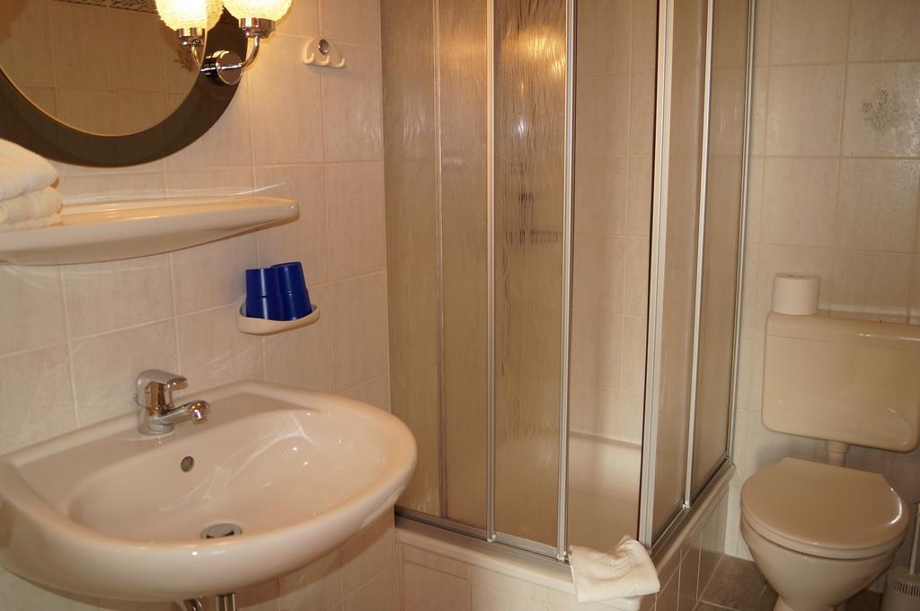 Single Room Shower
