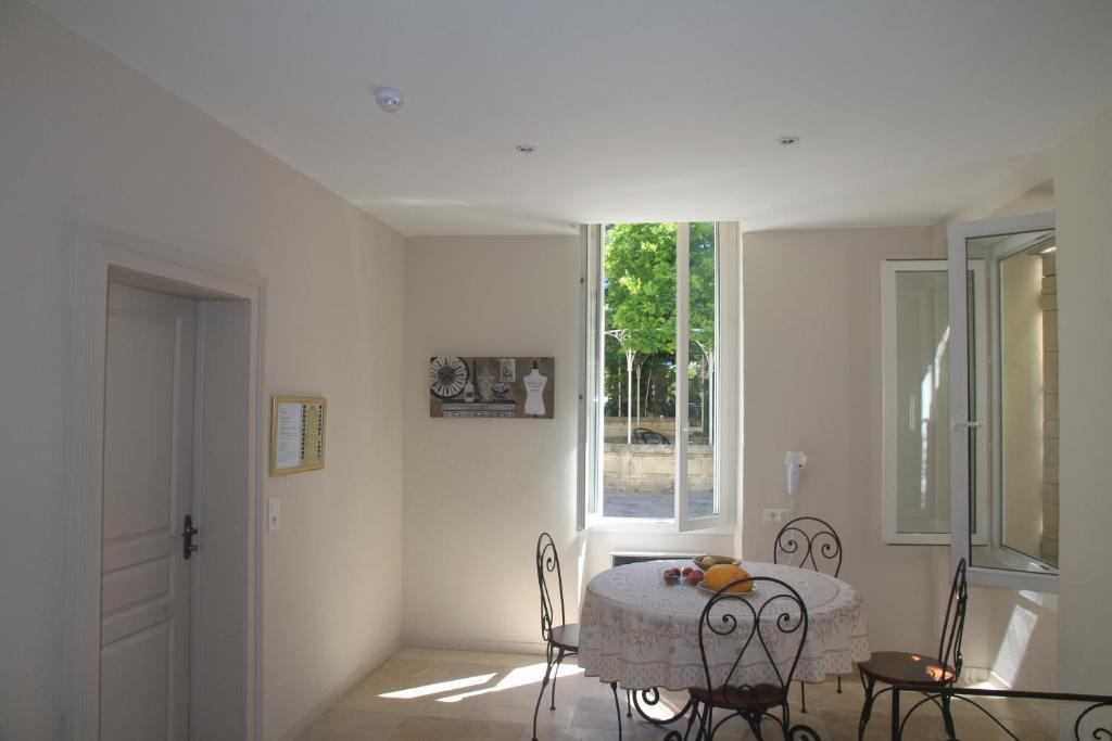 One-Bedroom Apartment with Terrace (2 Adults)
