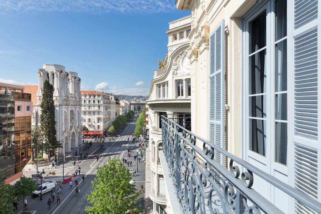 Chambre Lit Queen-Size Classique avec Balcon