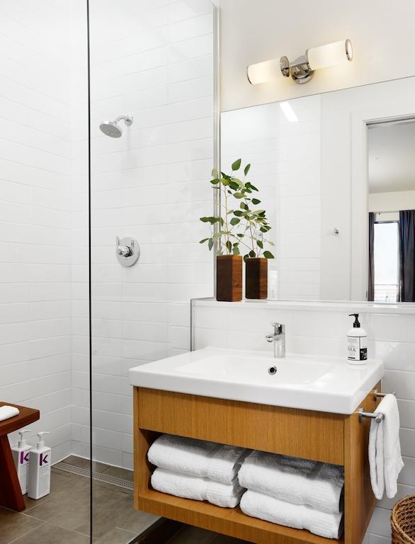 Deluxe Double Room with Shower