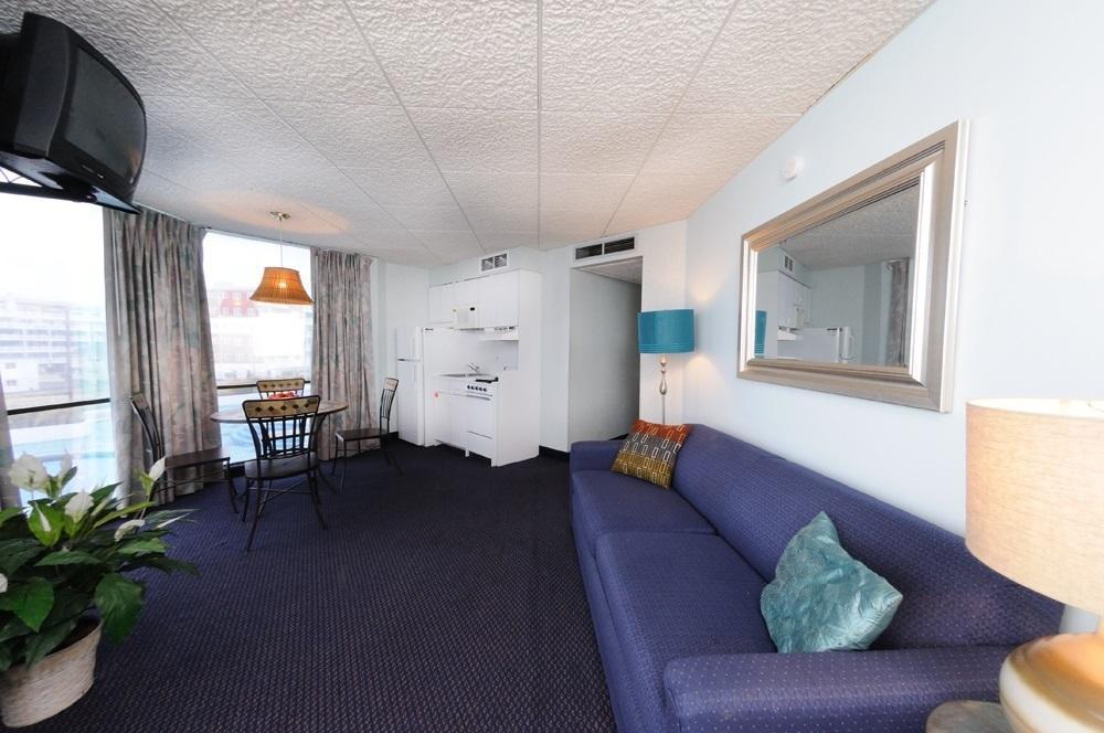 Deluxe Suite with Sea View - E2
