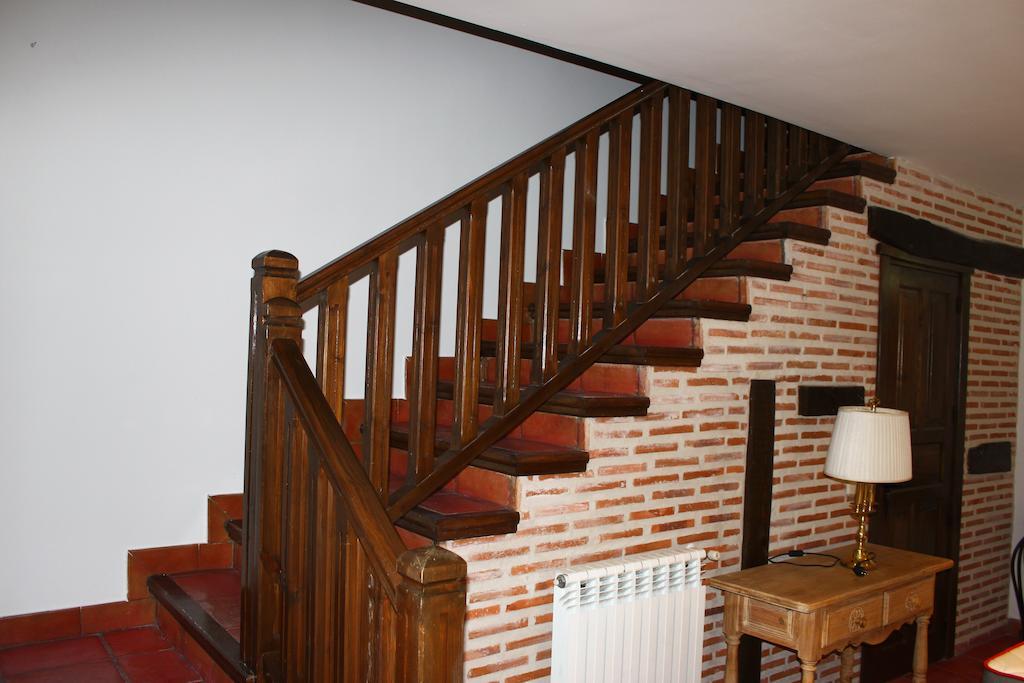 Family Room,115966097:JPEG